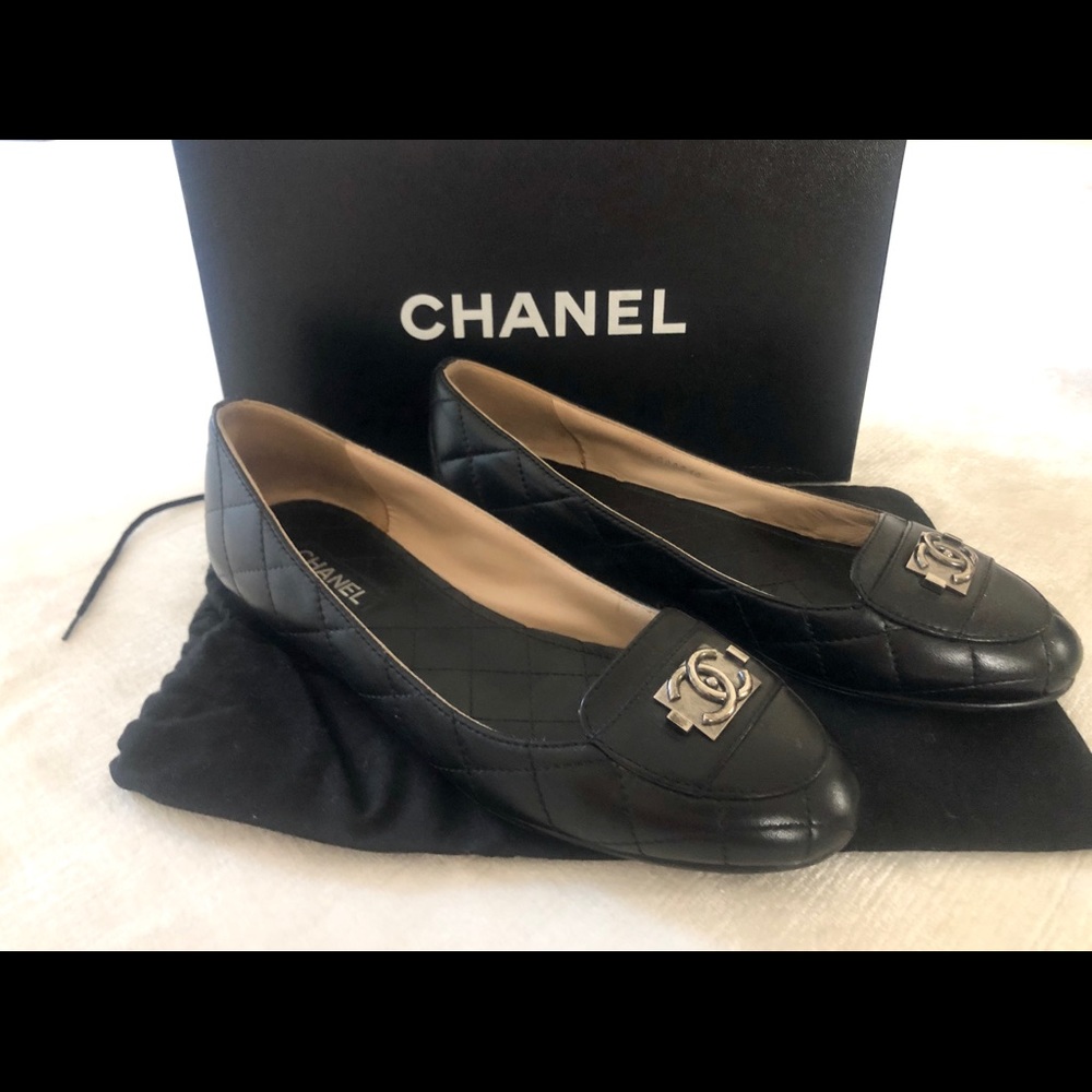 Chanel Quilted CC Logo Flats 38.5